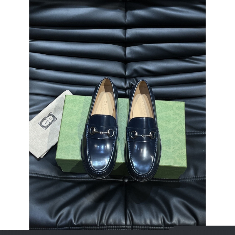 G*u*i leather shoes